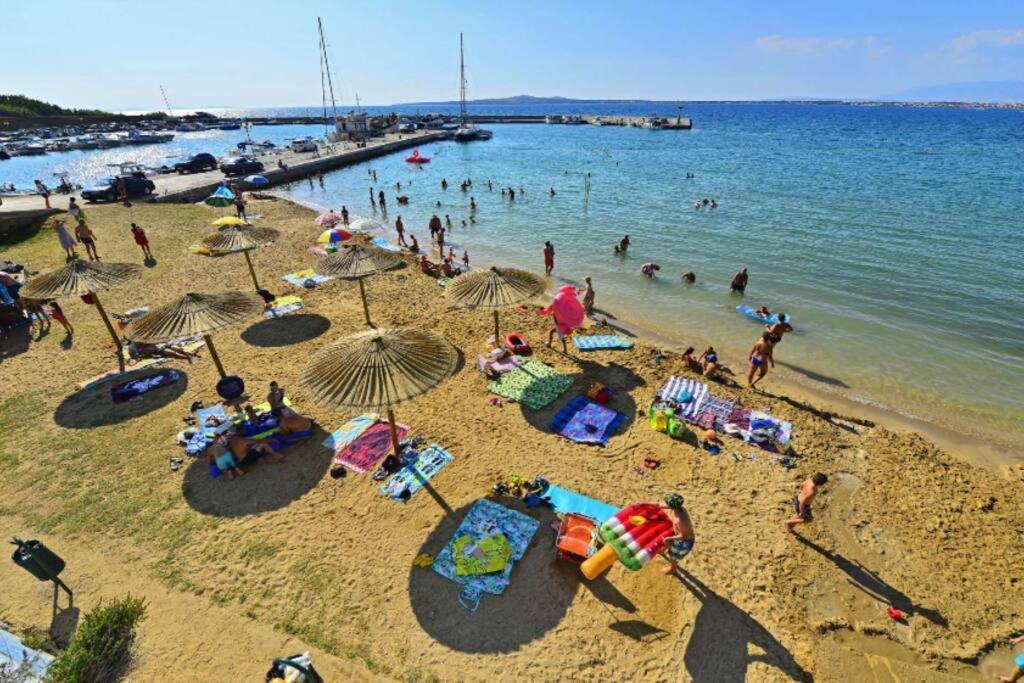 Vilă Mattina, With Heated Pool And Jacuzzi Privlaka (Zadar)