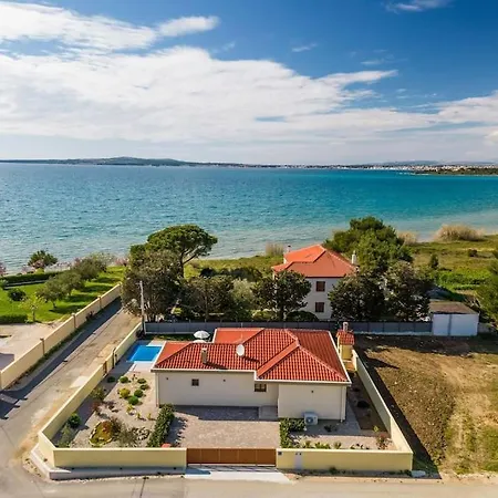 Villa Mattina, With Heated Pool And Jacuzzi Privlaka  Exterior photo