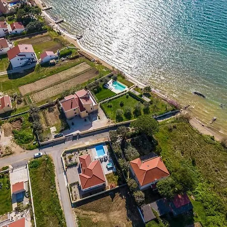 Villa Mattina, With Heated Pool And Jacuzzi Privlaka  Exterior photo