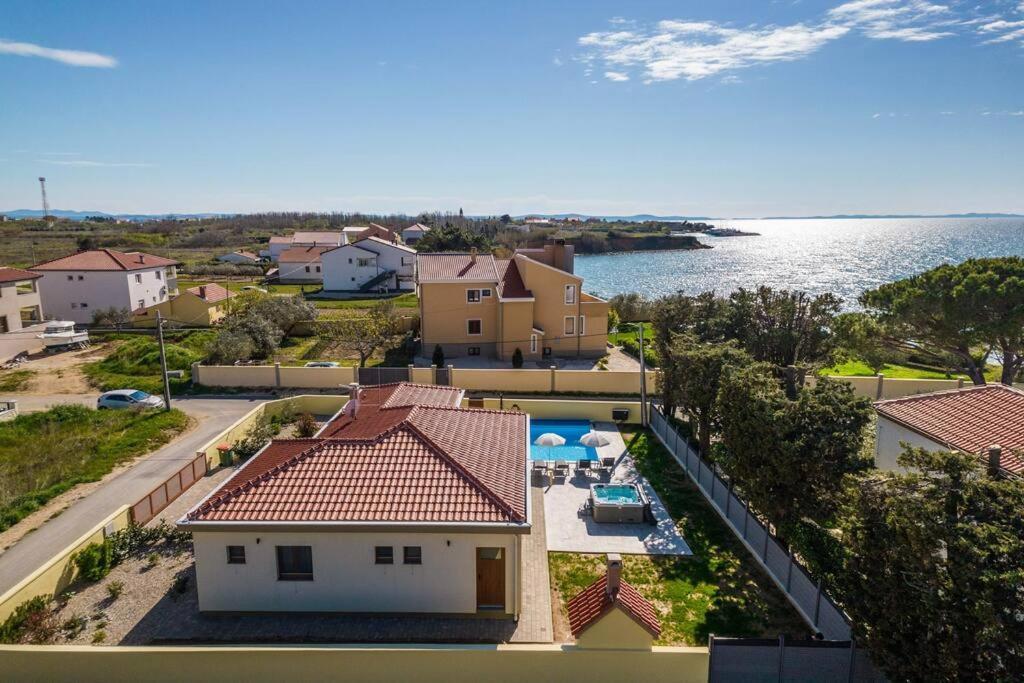 Mattina, With Heated Pool And Jacuzzi * Privlaka (Zadar)