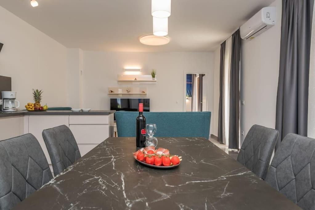 Mattina, With Heated Pool And Jacuzzi Privlaka (Zadar)
