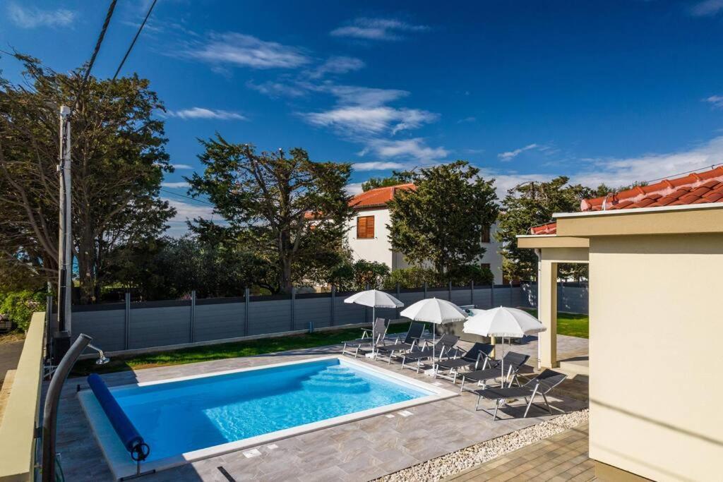 Mattina, With Heated Pool And Jacuzzi Villa