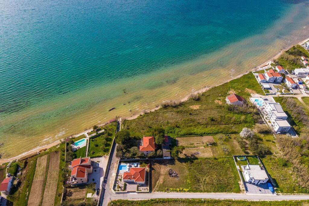 Mattina, With Heated Pool And Jacuzzi