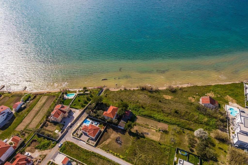 Villa Mattina, With Heated Pool And Jacuzzi *