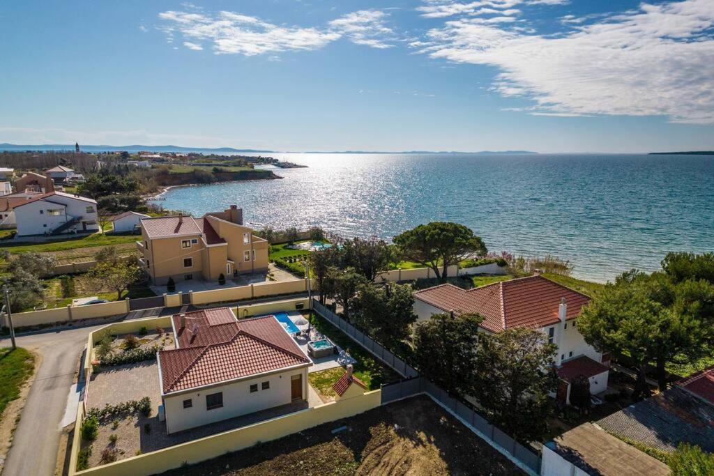 Villa Mattina, With Heated Pool And Jacuzzi *