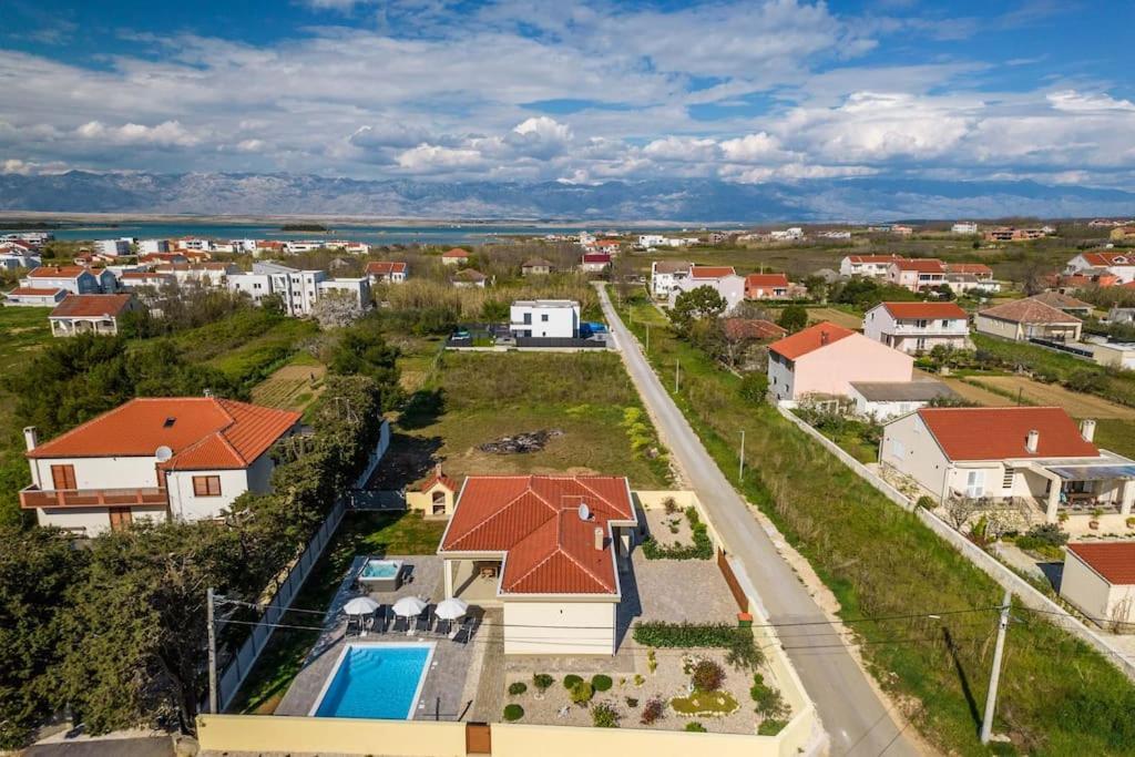 Mattina, With Heated Pool And Jacuzzi Villa Privlaka (Zadar)